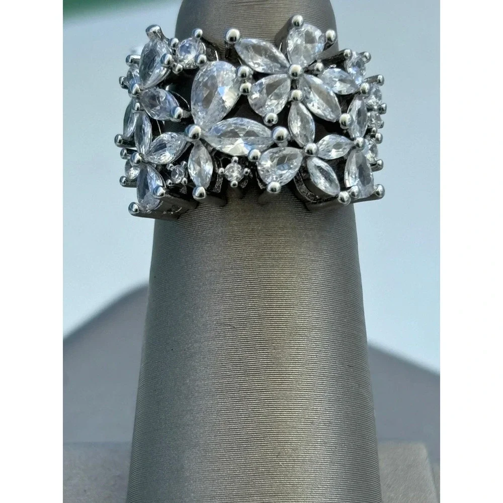 Elegant Silver-Tone Zirconia Cluster Statement Ring 6
